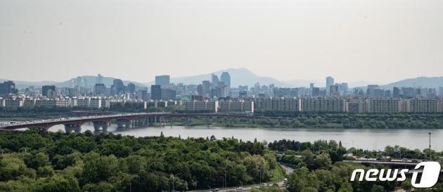 서울 강남구 압구정동 재건축 예정 아파트 단지 모습. 2023.5.8/뉴스1 ⓒ News1 이재명 기자