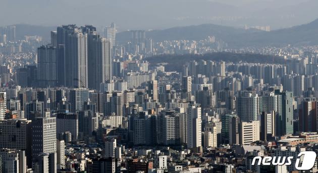 서울 남산에서 바라본 시내 아파트의 모습. 2024.1.8/뉴스1 ⓒ News1 김성진 기자